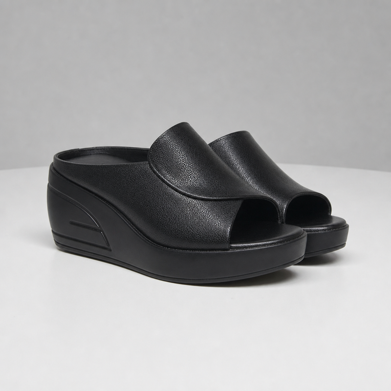 Como Orthopedic Wedge Sandals in Black