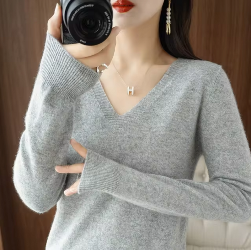 Cuenca Luxurious V-Neck Sweater