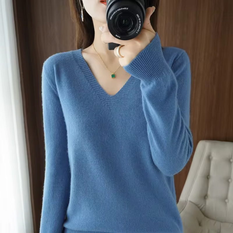 Cuenca Luxurious V-Neck Sweater