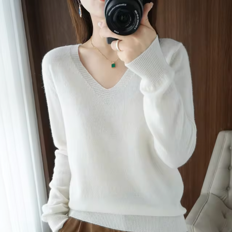 Cuenca Luxurious V-Neck Sweater