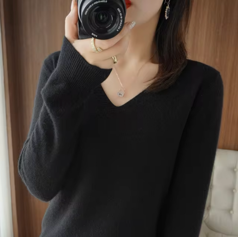 Cuenca Luxurious V-Neck Sweater