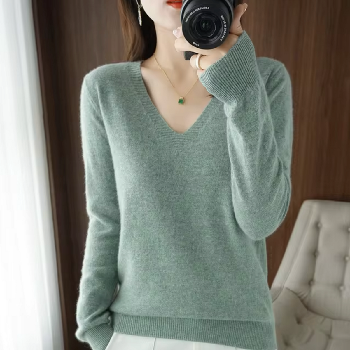 Cuenca Luxurious V-Neck Sweater