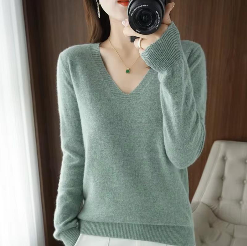 Cuenca Luxurious V-Neck Sweater