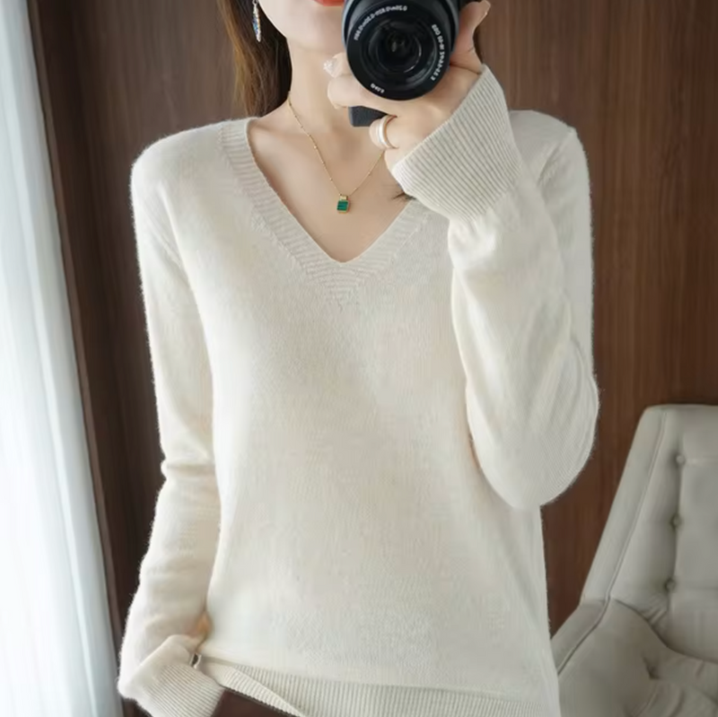 Cuenca Luxurious V-Neck Sweater